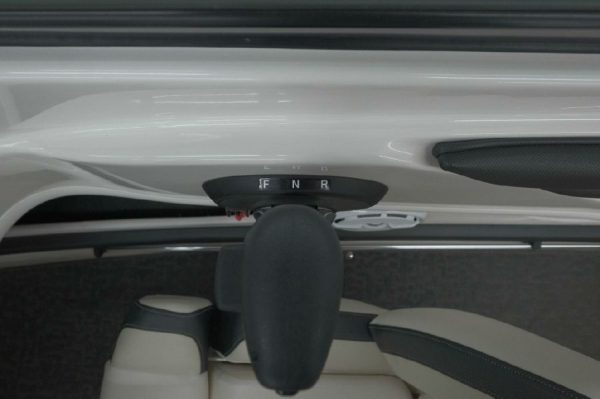 8614120_20221201173532863_1_XLARGE 2012 Sea Ray 205 Sport