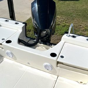 8616961_20221205134243400_1_XLARGE 2020 Boston Whaler Montauk 210