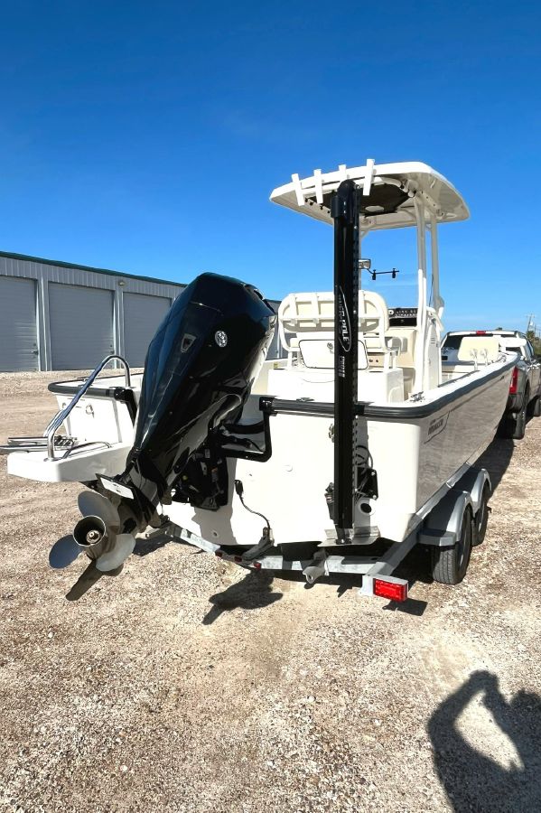 8616961_20221205134254767_1_XLARGE 2020 Boston Whaler Montauk 210