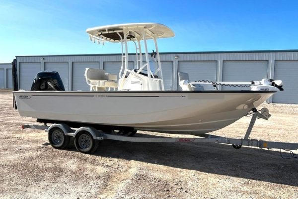 8616961_20221205134258444_1_XLARGE 2020 Boston Whaler Montauk 210