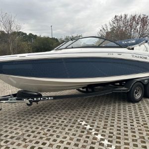 8622672_20221220174928657_1_XLARGE 2021 Tahoe 210S