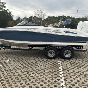8622672_20221220174935637_1_XLARGE 2021 Tahoe 210S