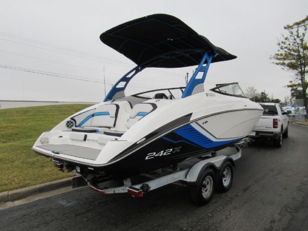 8624776_20221213143720646_1_XLARGE 2018 Yamaha 242X E-Edition