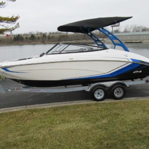 8624776_20221213143803076_1_XLARGE 2018 Yamaha 242X E-Edition