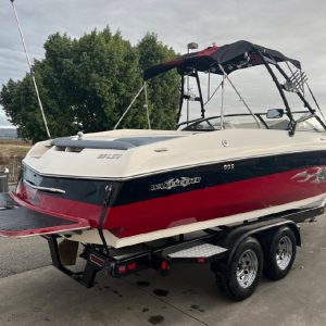 8639225_20230110111922477_1_XLARGE 2004 Malibu Wakesetter 25 Ski Wakeboard Boat