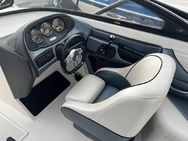 8639225_20230110112428490_1_XLARGE 2004 Malibu Wakesetter 25 Ski Wakeboard Boat