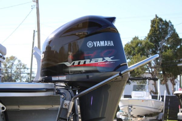8648671_20230109135555084_1_XLARGE 2020 Bennington S22 Center Console Tritoon