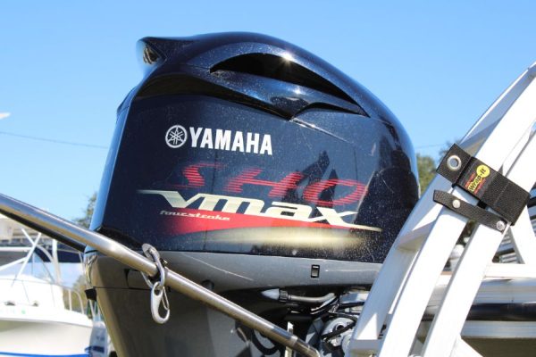 8648671_20230109135650045_1_XLARGE 2020 Bennington S22 Center Console Tritoon