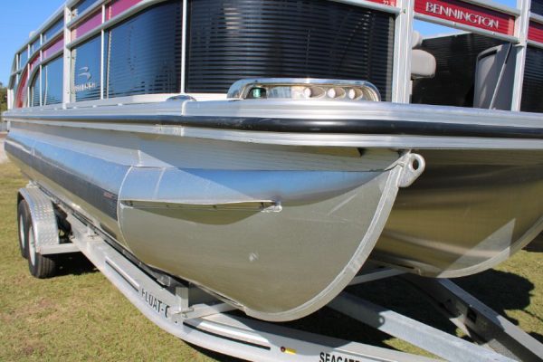 8648671_20230109135746105_1_XLARGE 2020 Bennington S22 Center Console Tritoon