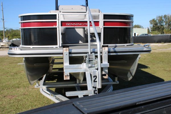 8648671_20230109135842683_1_XLARGE 2020 Bennington S22 Center Console Tritoon
