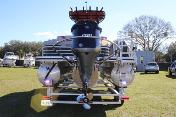 8648671_20230109135939358_1_XLARGE 2020 Bennington S22 Center Console Tritoon