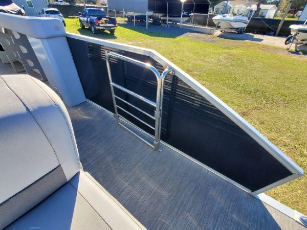 8648671_20230109141131489_1_XLARGE 2020 Bennington S22 Center Console Tritoon