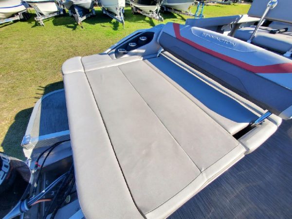 8648671_20230109141136397_1_XLARGE 2020 Bennington S22 Center Console Tritoon