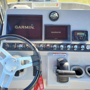8648671_20230109141200110_1_XLARGE 2020 Bennington S22 Center Console Tritoon