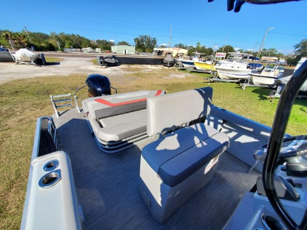 8648671_20230109141329815_1_XLARGE 2020 Bennington S22 Center Console Tritoon