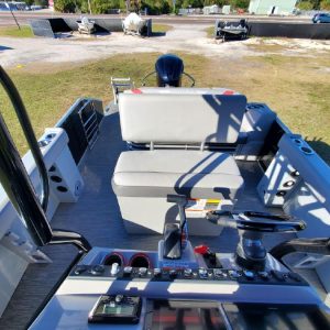 8648671_20230109141334870_1_XLARGE 2020 Bennington S22 Center Console Tritoon