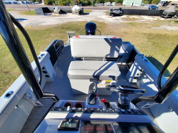 8648671_20230109141334870_1_XLARGE 2020 Bennington S22 Center Console Tritoon