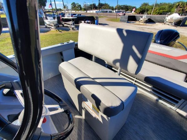 8648671_20230109141354761_1_XLARGE 2020 Bennington S22 Center Console Tritoon