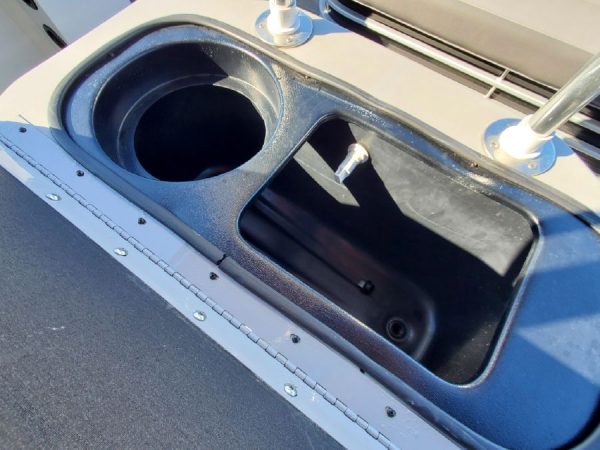 8648671_20230109141409644_1_XLARGE 2020 Bennington S22 Center Console Tritoon