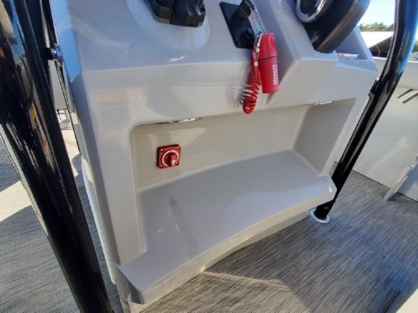 8648671_20230109141423889_1_XLARGE 2020 Bennington S22 Center Console Tritoon
