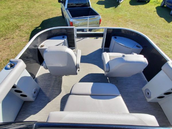 8648671_20230109141429013_1_XLARGE 2020 Bennington S22 Center Console Tritoon