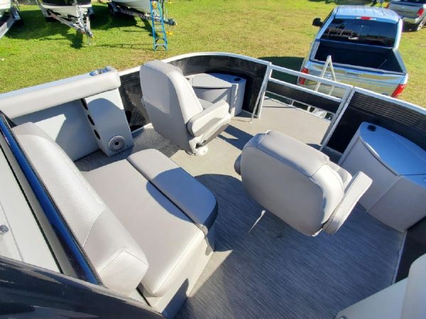 8648671_20230109141443815_1_XLARGE 2020 Bennington S22 Center Console Tritoon