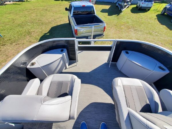 8648671_20230109141449256_1_XLARGE 2020 Bennington S22 Center Console Tritoon