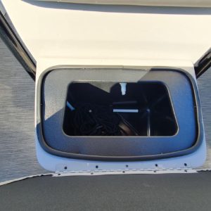 8648671_20230109141552054_1_XLARGE 2020 Bennington S22 Center Console Tritoon