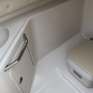 8654417_20230112220342025_1_XLARGE 2006 Sea Ray 240 Sundeck