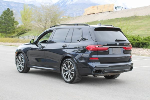 8e862e470b074843b8160c02dd078f54 2022 BMW X7 M50i