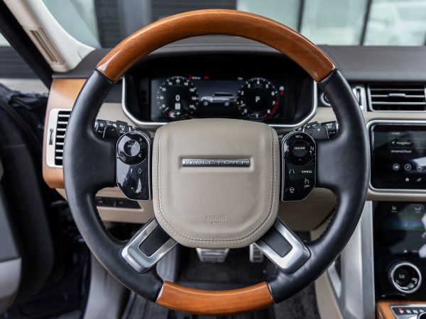 91a692322a86405c9aa3593c13cf0255 2021 Land Rover Range Rover P525 Westminster Edition