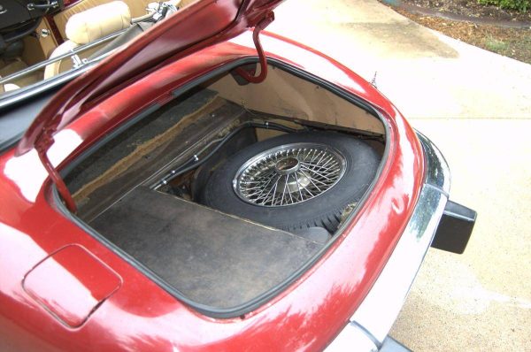 IMG_0294 (17) 1974 Jaguar E-Type