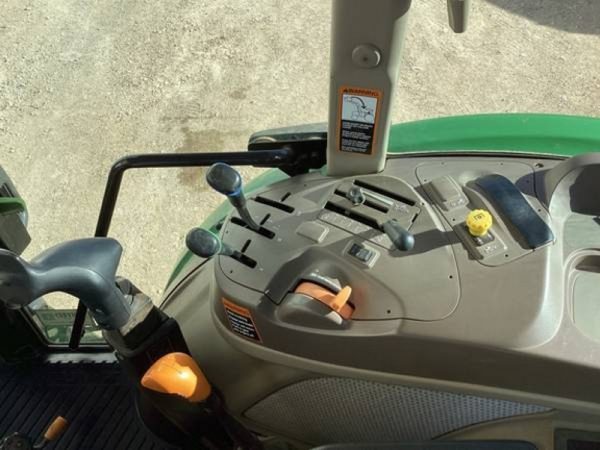 IMG_220143_-21-1.jpg 2016 John Deere 6120E MFWD