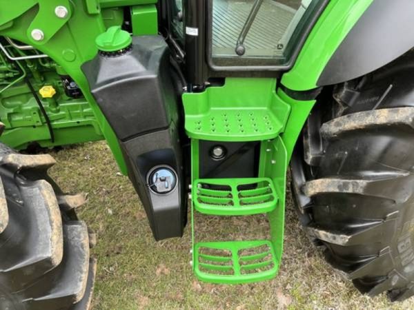 IMG_22914_-16-1.jpg 2018 John Deere 5125R