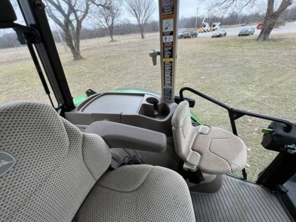 IMG_22914_-28-1.jpg 2018 John Deere 5125R