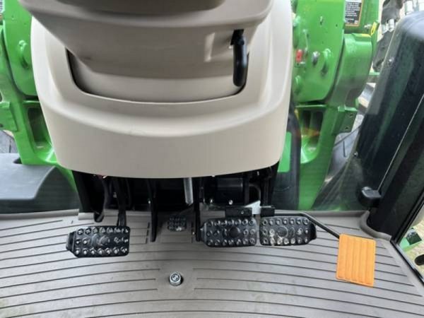 IMG_22914_-32-1.jpg 2018 John Deere 5125R