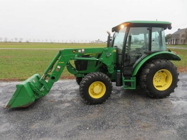 IMG_28021_-1-1.jpg 2015 John Deere 5065E
