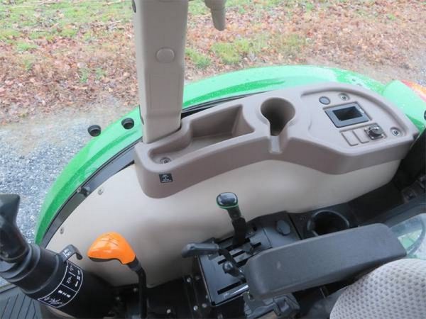IMG_28021_-14-1.jpg 2015 John Deere 5065E