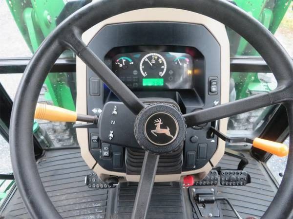 IMG_28021_-17-1.jpg 2015 John Deere 5065E