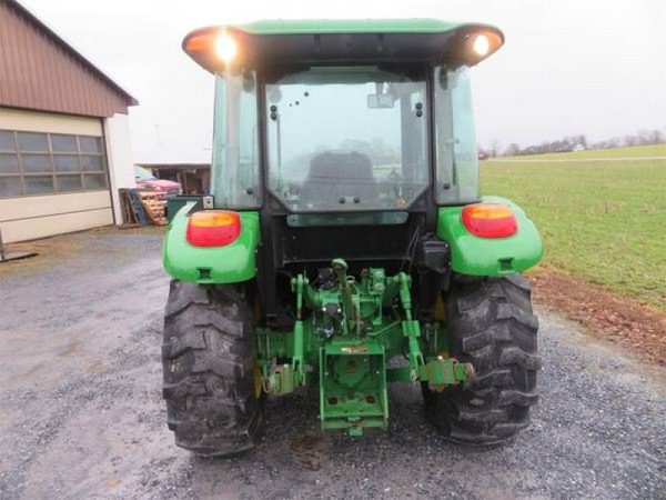 IMG_28021_-3-1.jpg 2015 John Deere 5065E