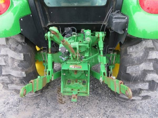 IMG_28021_-8-1.jpg 2015 John Deere 5065E