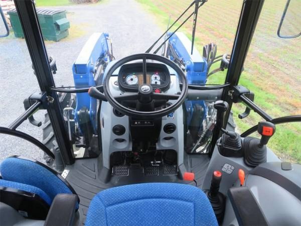 IMG_33030_-11-1.jpg 2015 New Holland T4.75