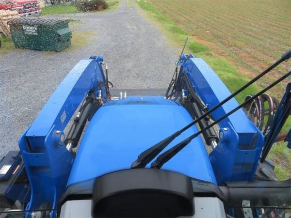 IMG_33030_-25-1.jpg 2015 New Holland T4.75