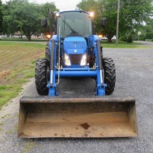 IMG_33030_-3-1.jpg 2015 New Holland T4.75