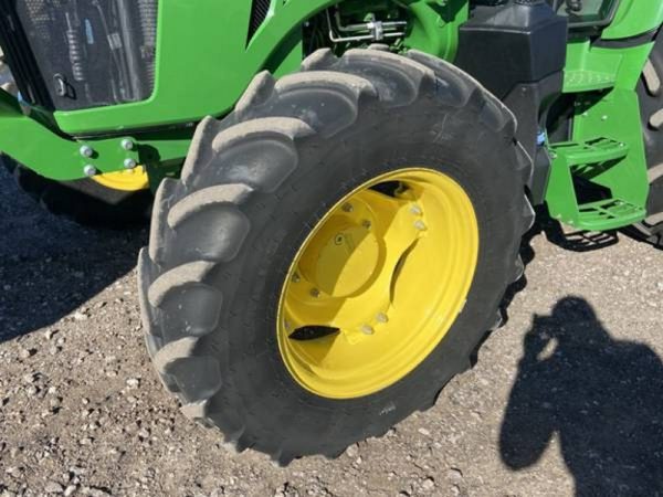 IMG_37210_-11-1.jpg 2018 John Deere 5125R MFWD