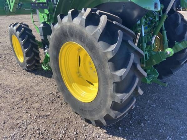 IMG_37210_-14-1.jpg 2018 John Deere 5125R MFWD
