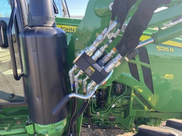 IMG_37210_-20-1.jpg 2018 John Deere 5125R MFWD