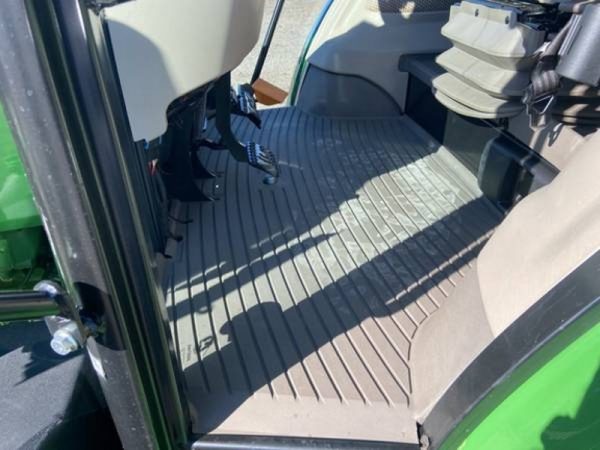 IMG_37210_-24-1.jpg 2018 John Deere 5125R MFWD