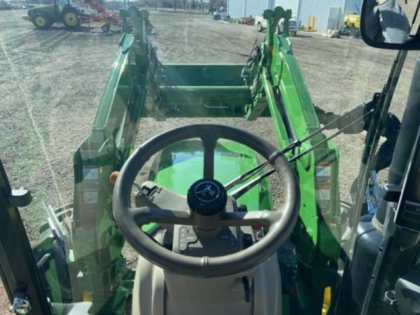 IMG_37210_-31-1.jpg 2018 John Deere 5125R MFWD