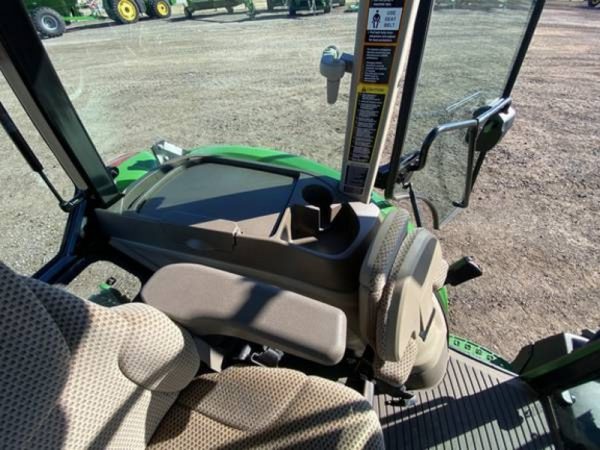 IMG_37210_-32-1.jpg 2018 John Deere 5125R MFWD